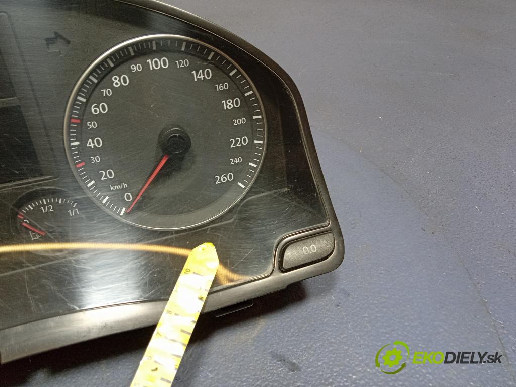 Volkswagen Golf 2005 prístrojovka/ budíky 01