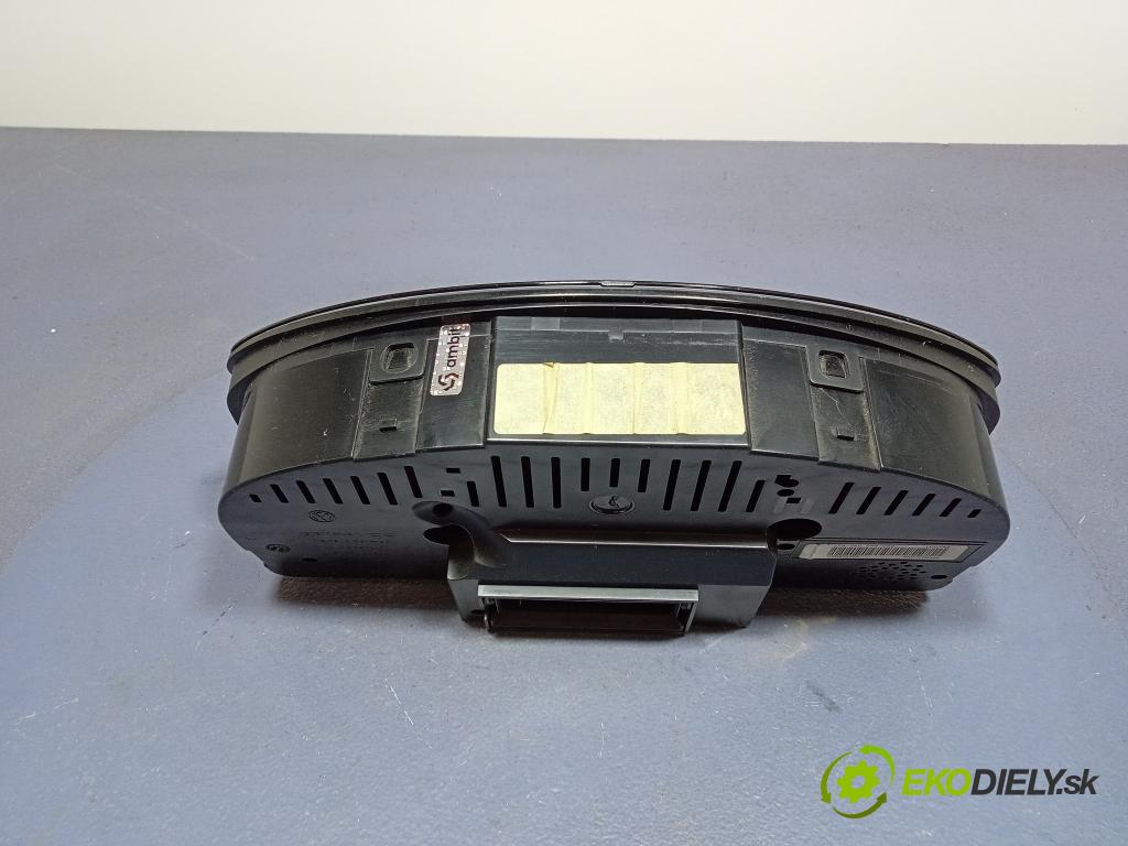 Volkswagen Golf 2005 prístrojovka/ budíky 01