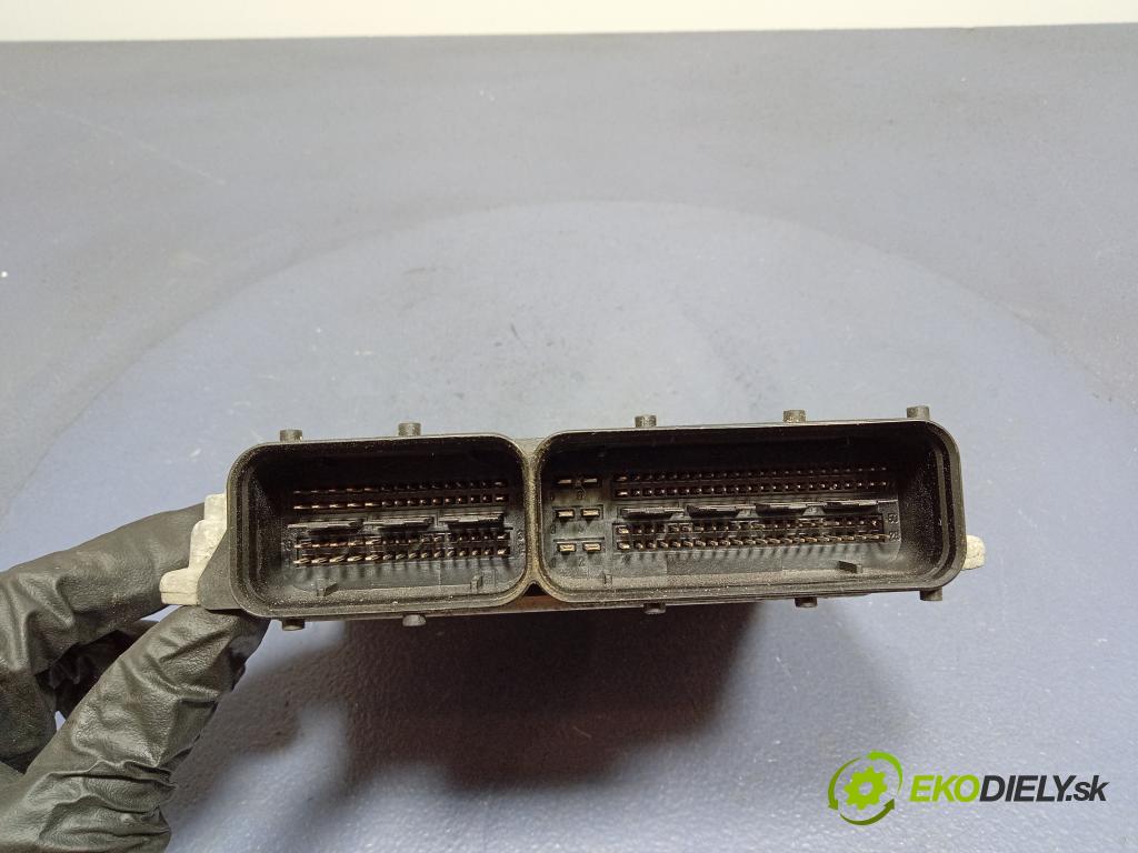 Volkswagen Golf 2005 riadiaca jednotka Motor: 03G906016CB
