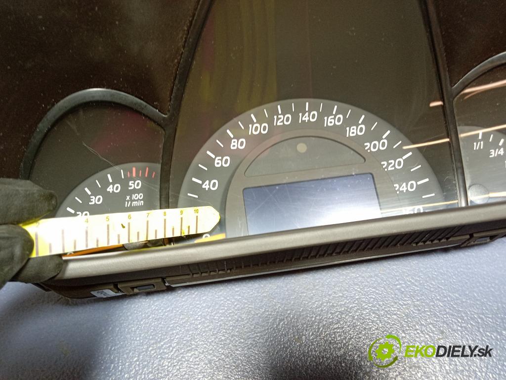 Mercedes C-klasa 2003 prístrojovka/ budíky A2035401947