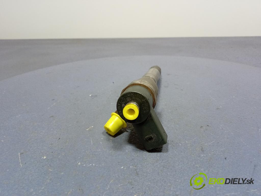 Mercedes C-klasa 2003 vstrek A6110701387