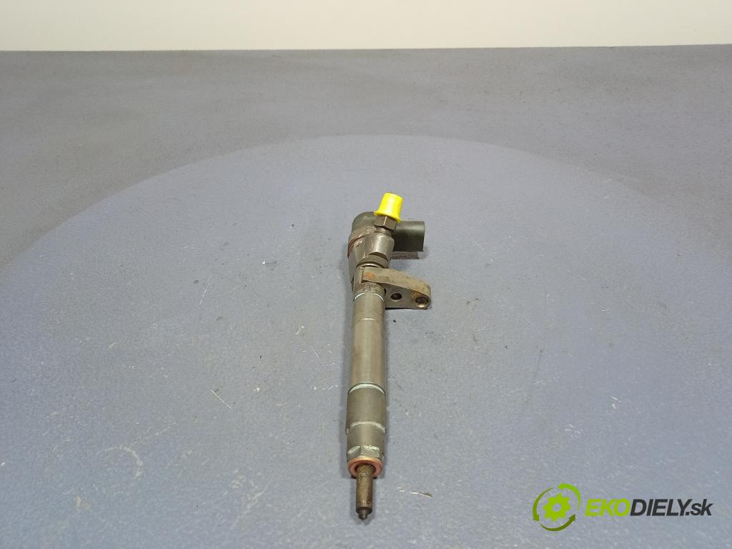 Mercedes C-klasa 2003 vstrek A6110701387