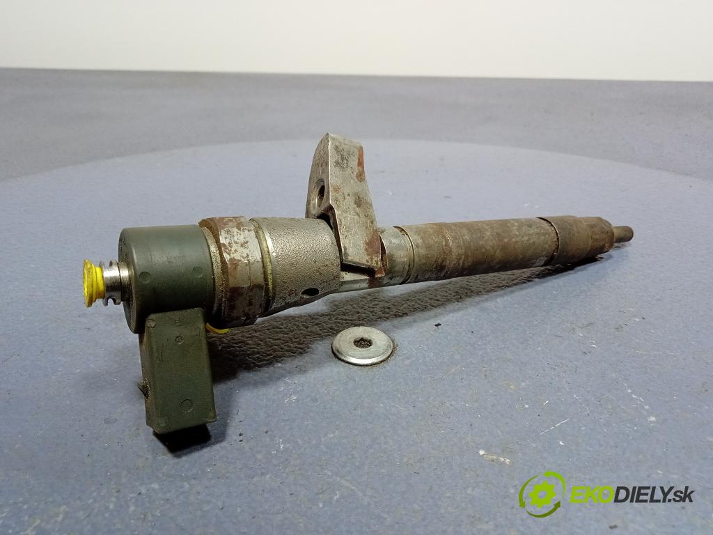 Mercedes C-klasa 2003 vstrek A6110701387