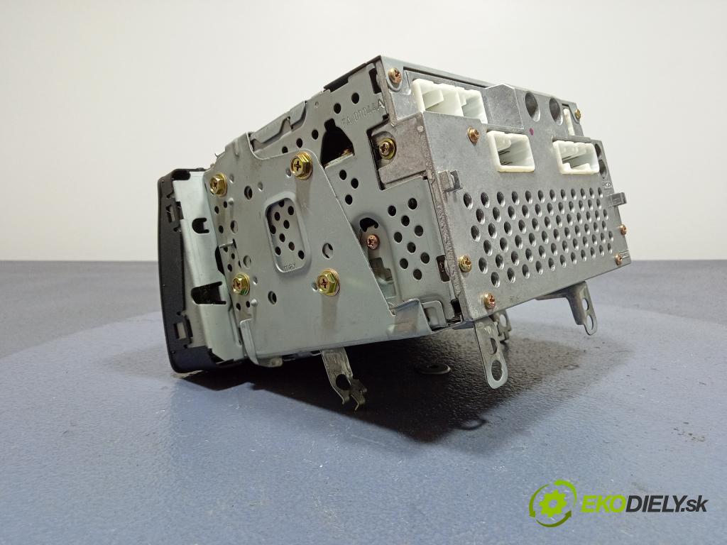Toyota Corolla 2002 Radio I Navigace: 86120-02260