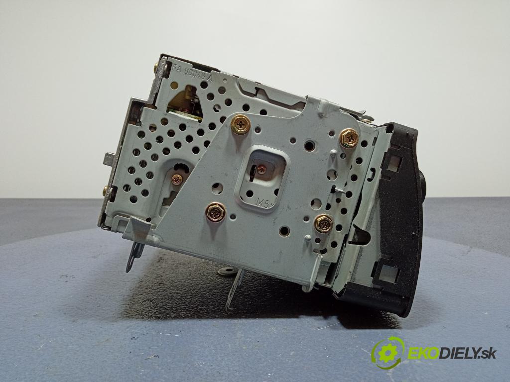 Toyota Corolla 2002 Radio I Navigace: 86120-02260