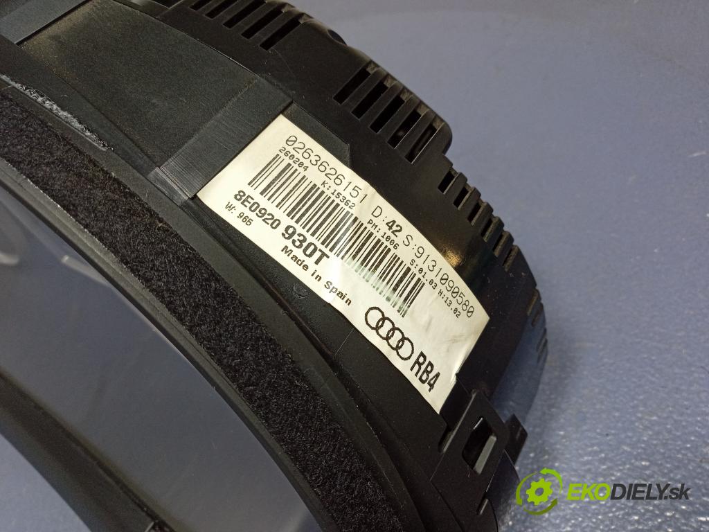 Audi A4 2004 prístrojovka/ budíky 8E0920930T