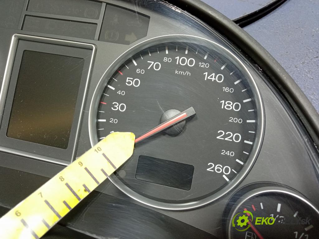 Audi A4 2004 prístrojovka/ budíky 8E0920930T