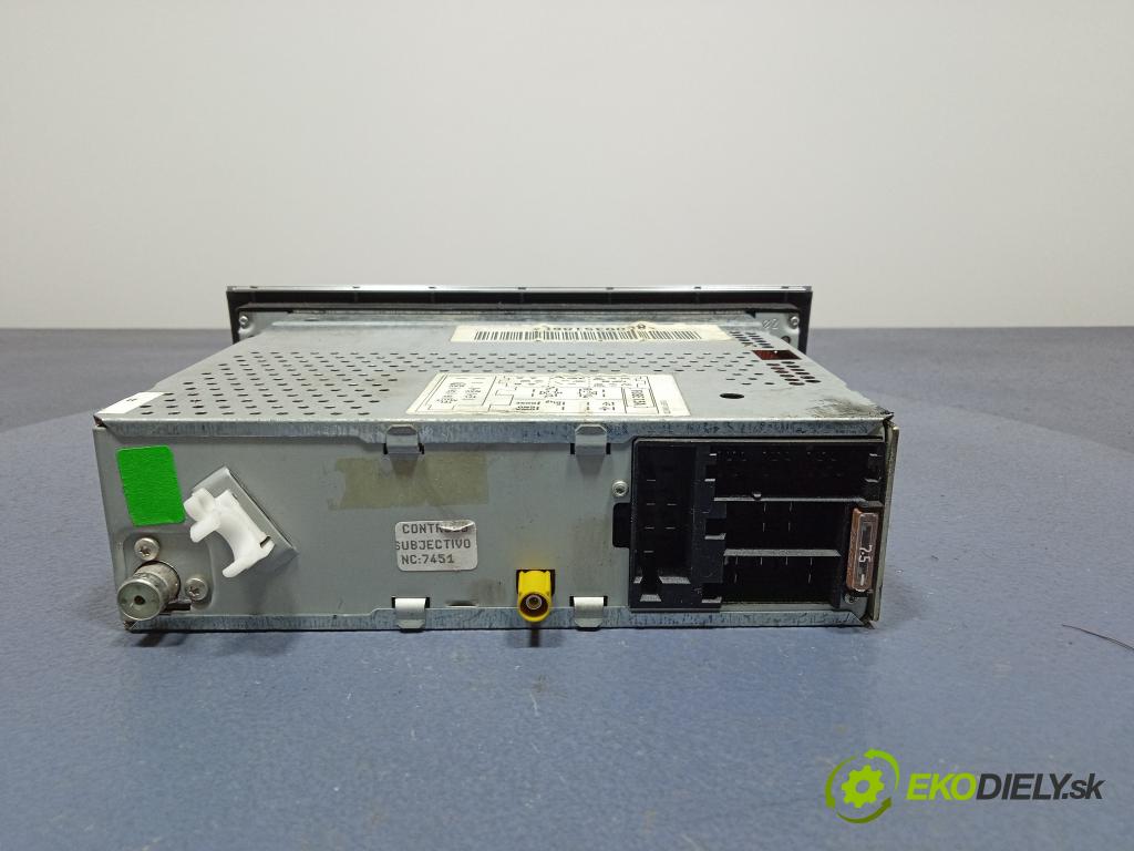 Audi A4 2004 Radio I Navigácia: 8E0035186L
