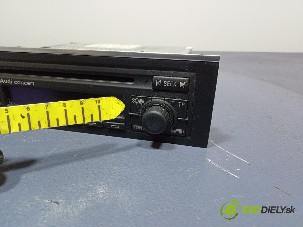 Audi A4 2004 Radio I Navigácia: 8E0035186L