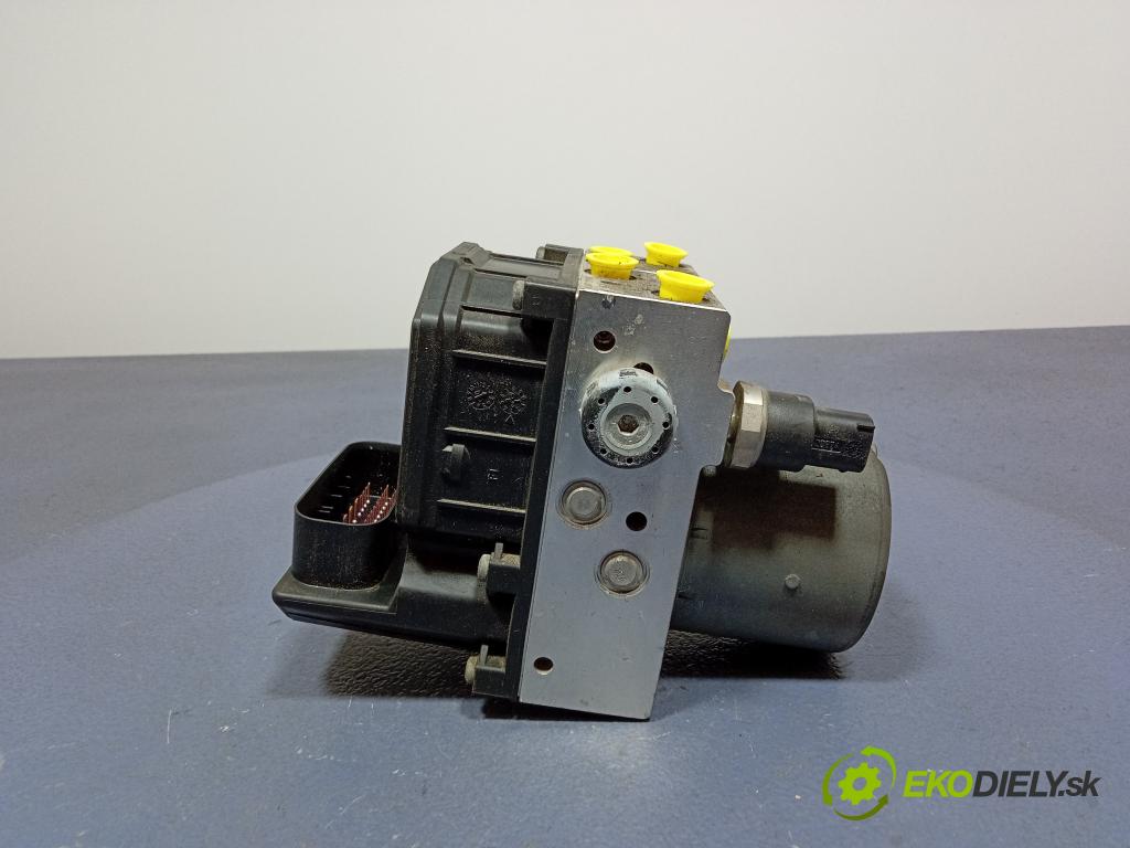 Audi A4 2004 čerpadlo ABS x 8E0614517