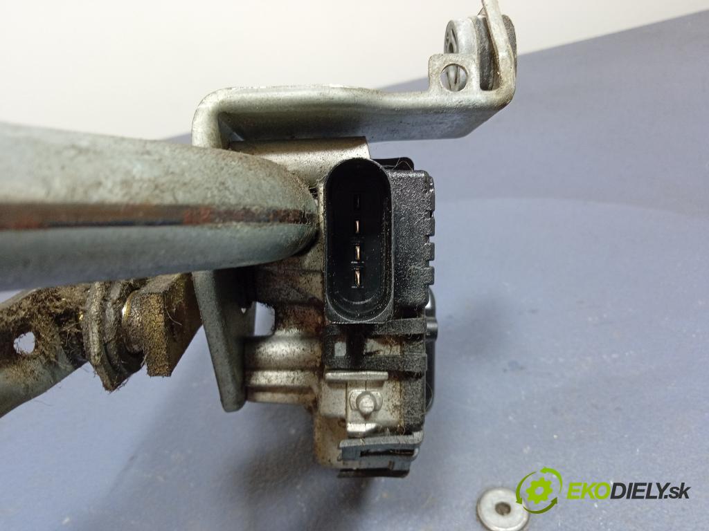 Audi A4 2004 mechanismus motorek Stěrače: před 8E1955119