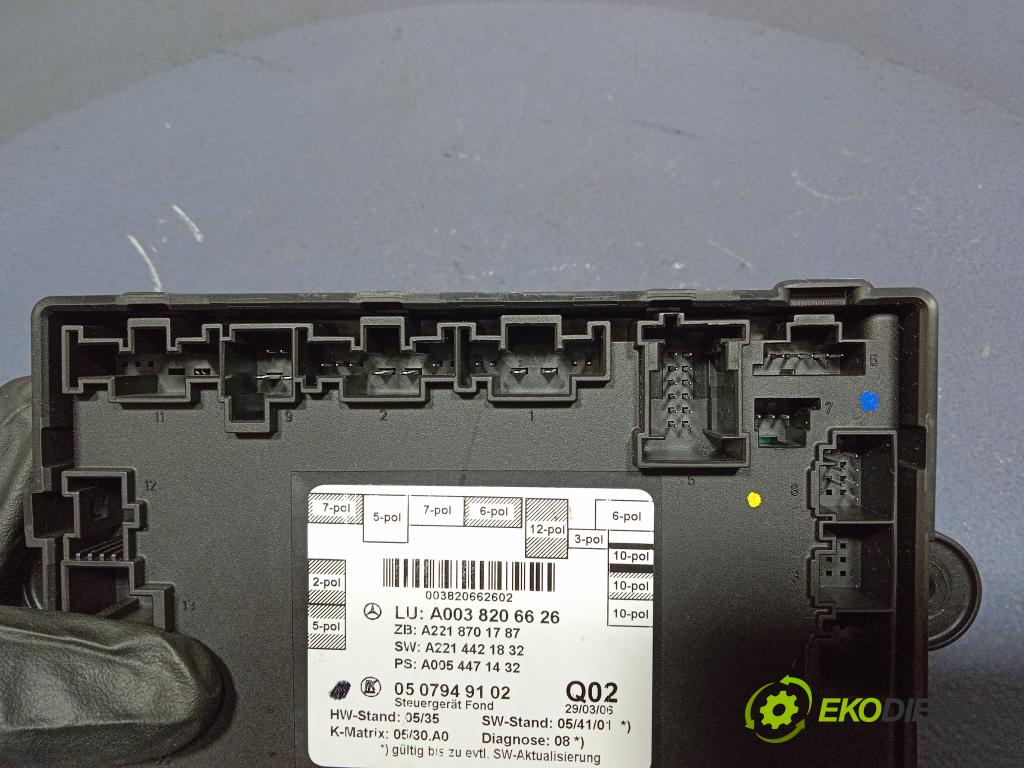 Mercedes S-klasa 2006 řídící jednotka A0038206626
