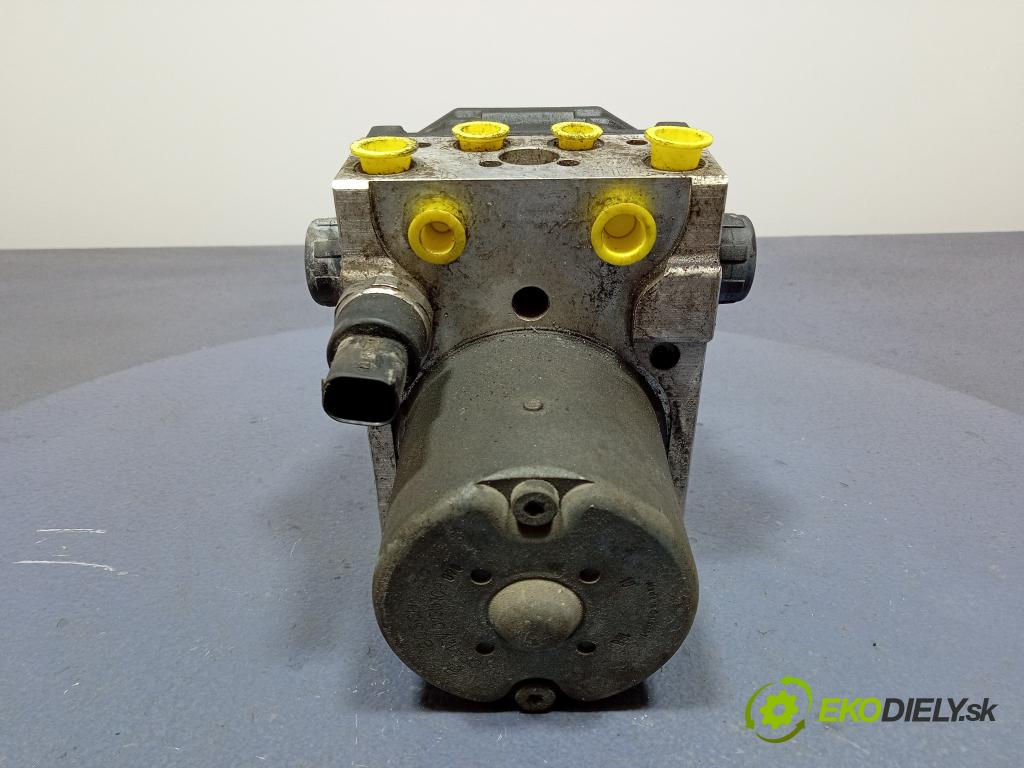 Audi A4 2001 čerpadlo ABS x 8E0614517