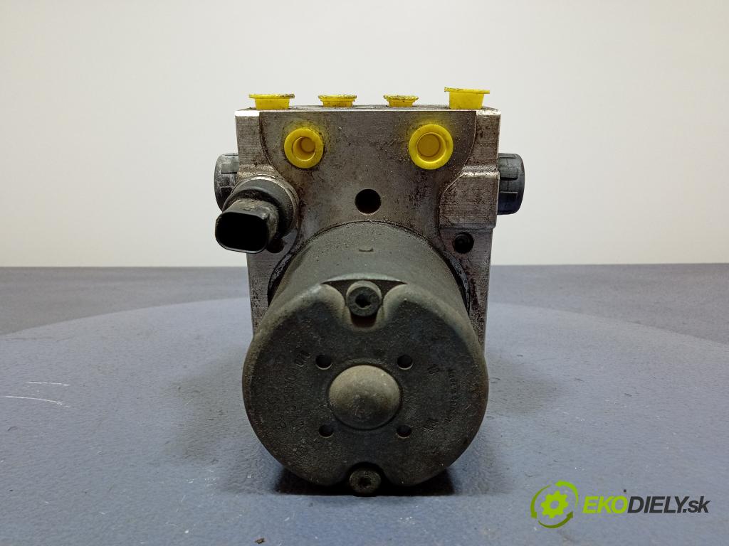 Audi A4 2001 čerpadlo ABS x 8E0614517