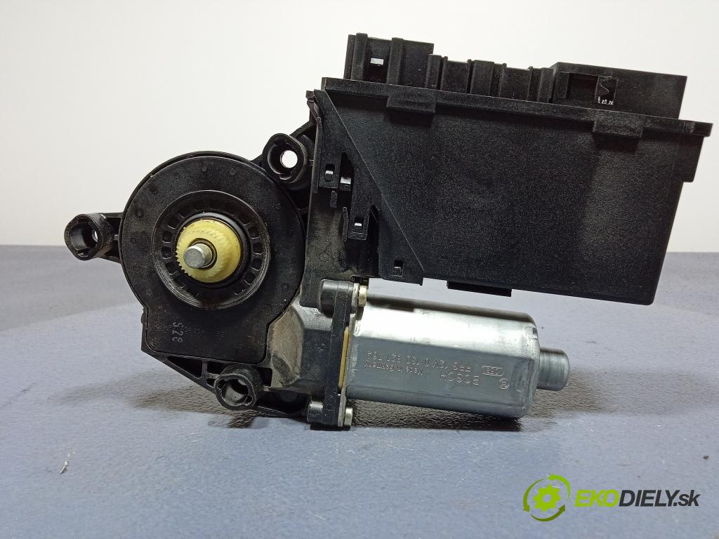 Audi A4 2001 mechanismus stahování Sklenka: před v pravo: 8E1959802B
