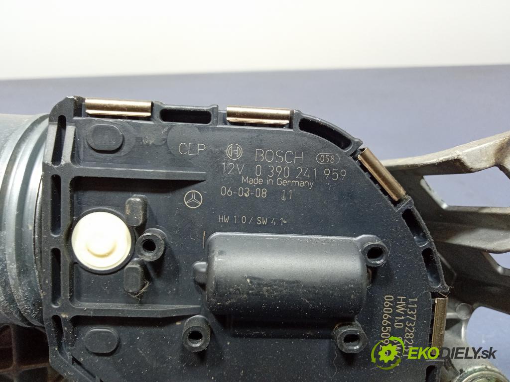 Mercedes S-klasa 2006 mechanismus motorek Stěrače: před 2218201842