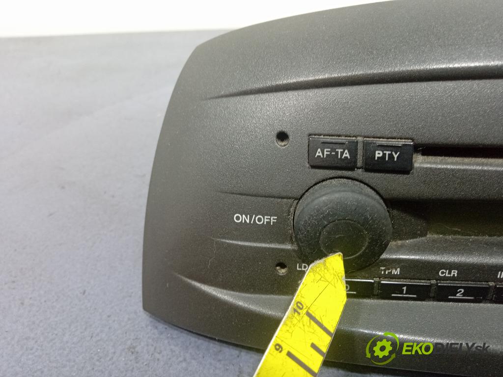 Fiat Punto 2004 Radio I Navigácia: 735388560