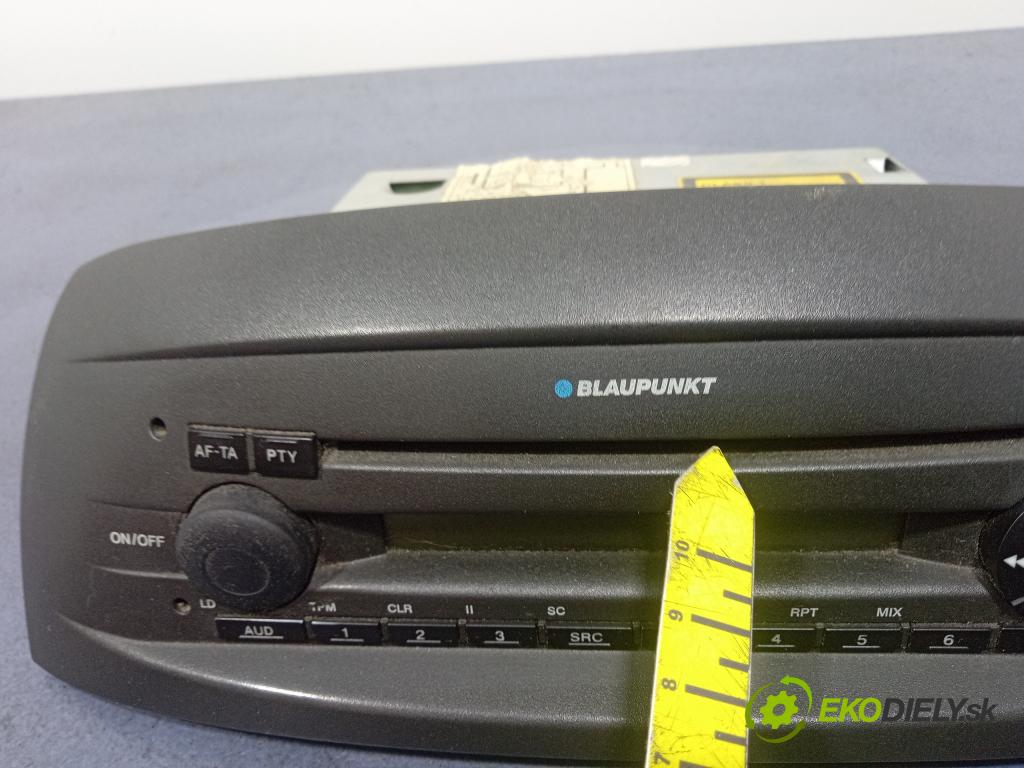 Fiat Punto 2004 Radio I Navigácia: 735388560