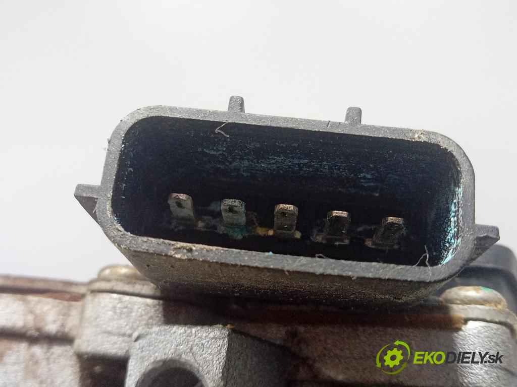 Kia Carnival 2004 mechanismus motorek Stěrače: před 28800BU100