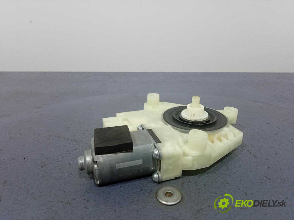 Vw Passat 2016 mechanismus stahování Sklenka: Zad: v pravo: 5Q4959811E