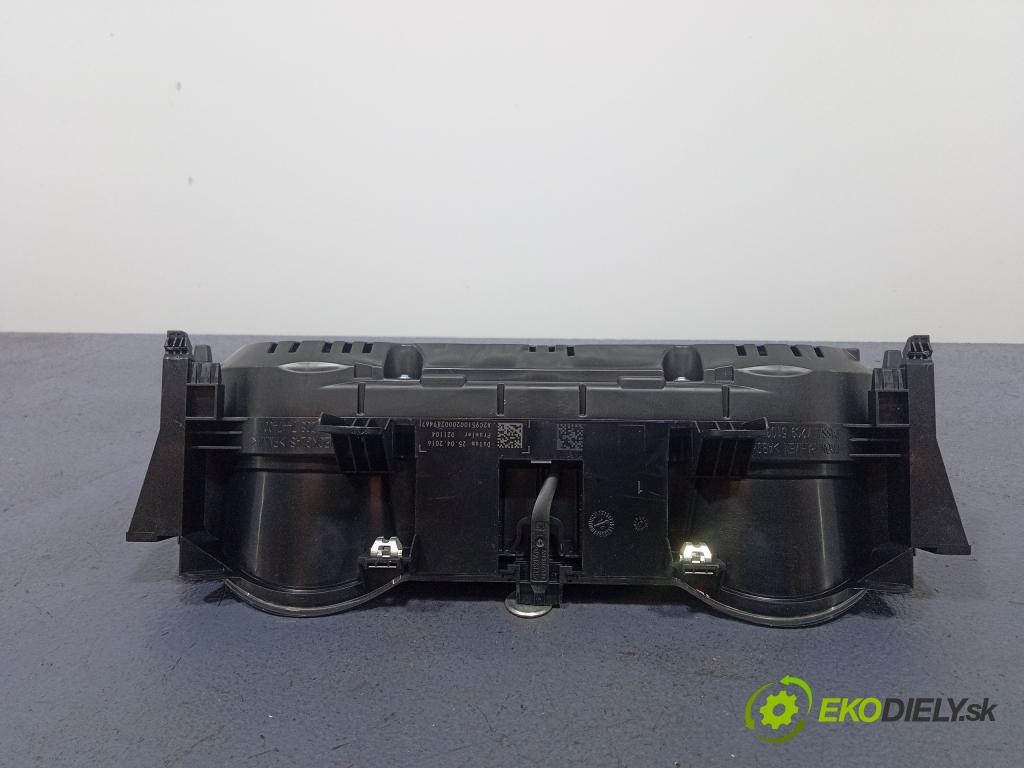 Vw Passat 2016 prístrojovka/ budíky 3G0920751A