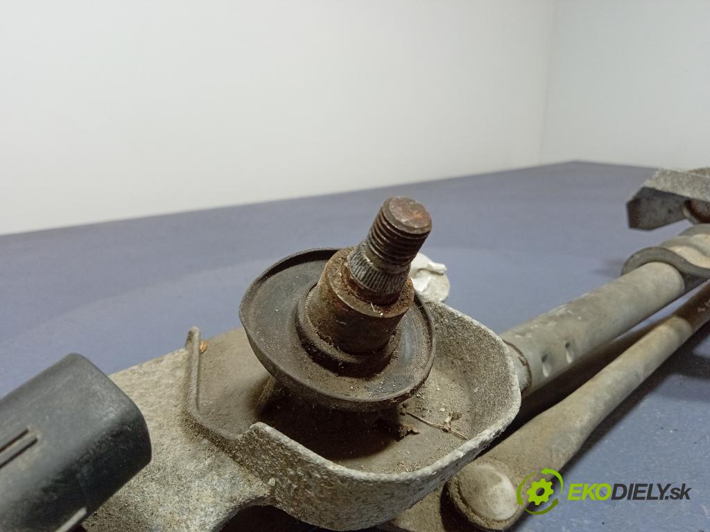 Mitsubishi Colt 2004 mechanismus motorek Stěrače: před MN145985