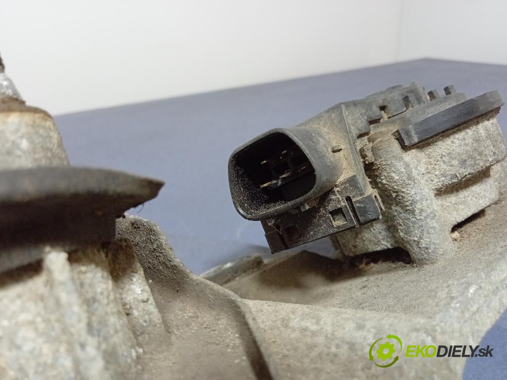 Mitsubishi Colt 2004 mechanismus motorek Stěrače: před MN145985