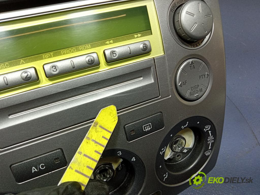 Mazda 2 2004 Radio I Navigácia: 3M71-18K76-CC