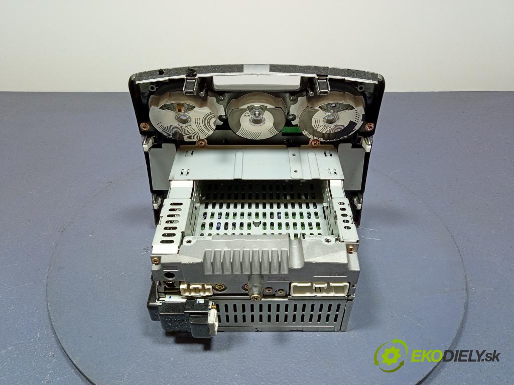 Mazda 2 2004 Radio I Navigácia: 3M71-18K76-CC