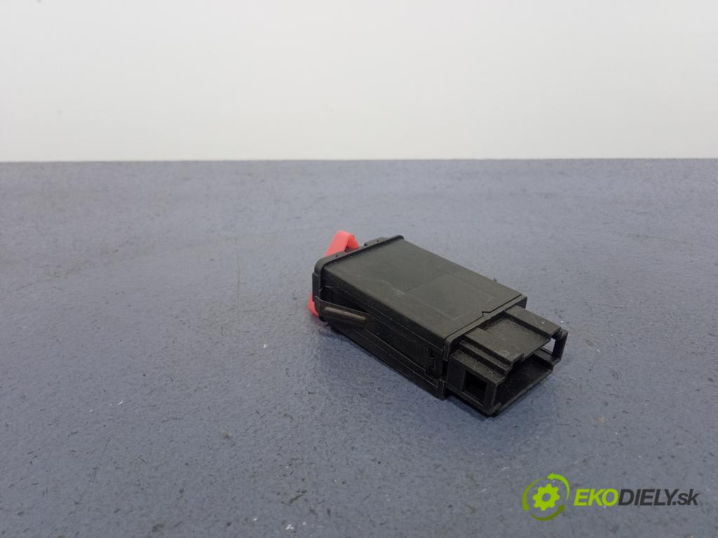 Audi A3 1999 Přepínač Světel: Nouzový 51874537