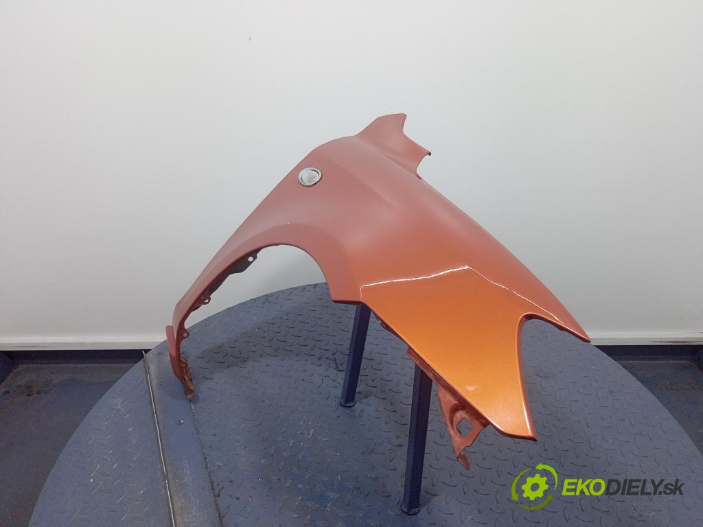Mazda 2 2004 blatnik před v pravo: 01