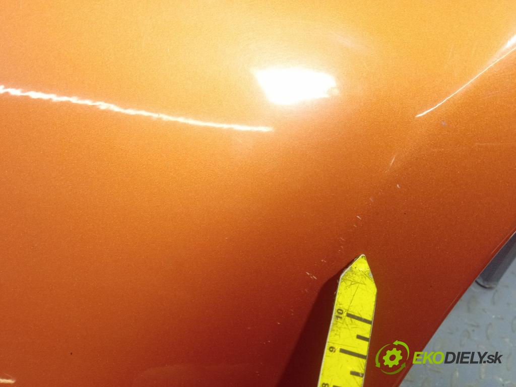 Mazda 2 2004 blatnik před v pravo: 01