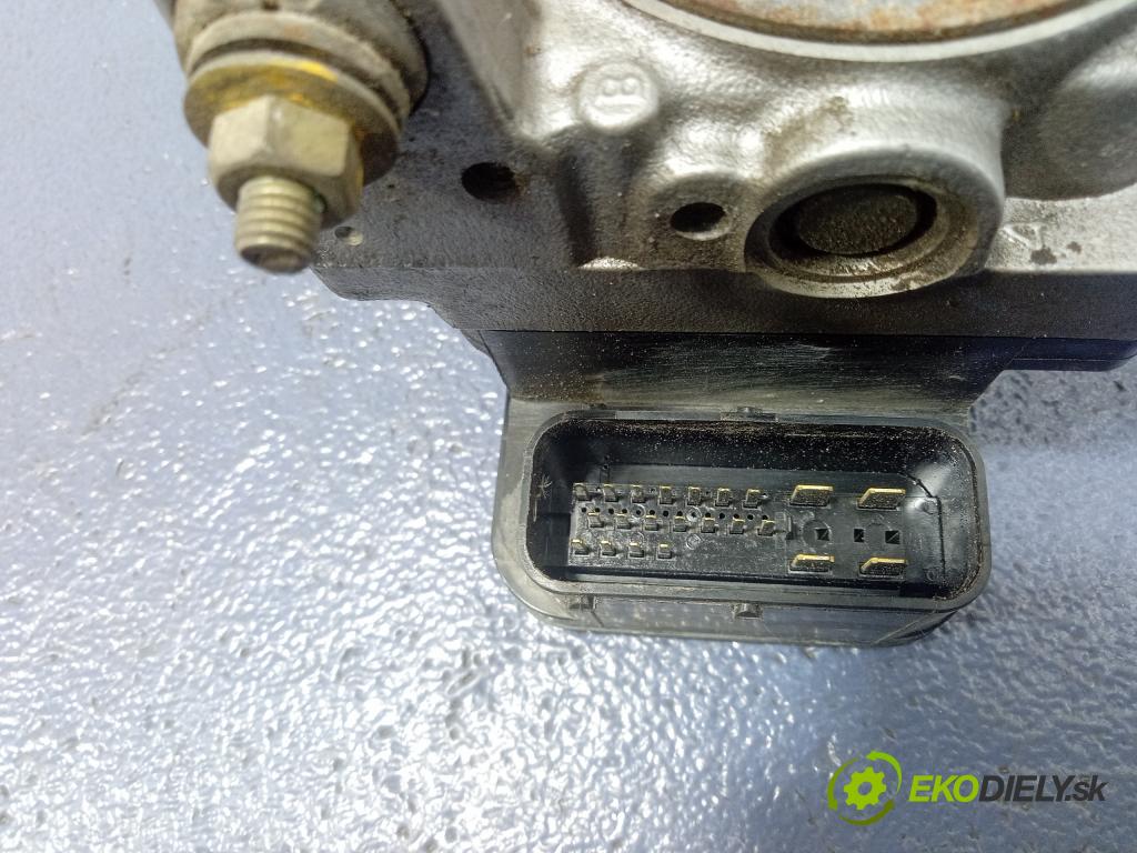 Honda Civic  ima 2004 čerpadlo ABS x AZ4B10-0354