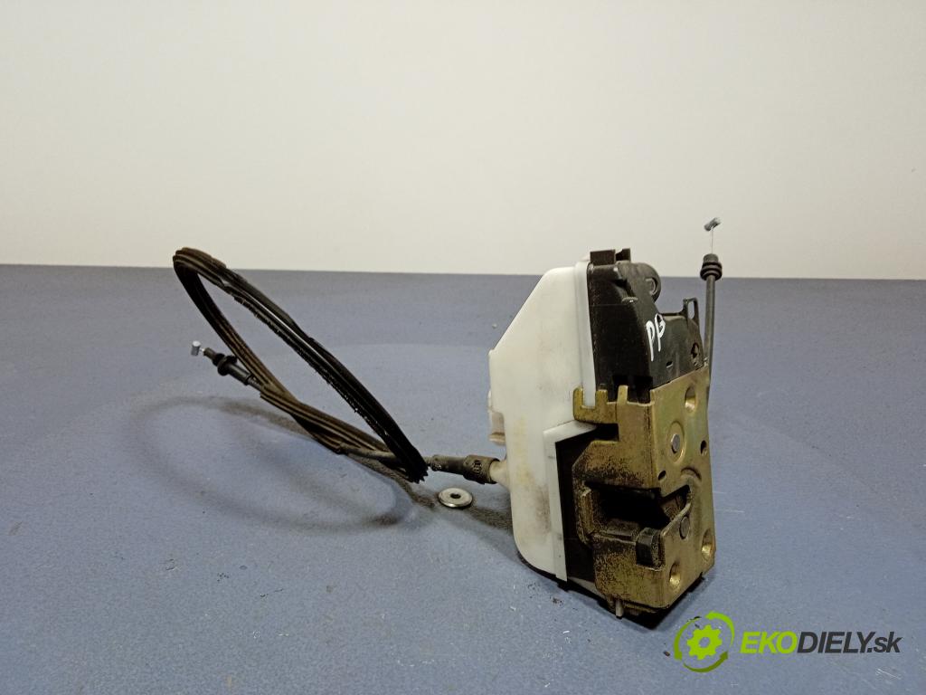 Citroen C3 pluriel 2003 zámok dvere Predné v pravo: 46978380