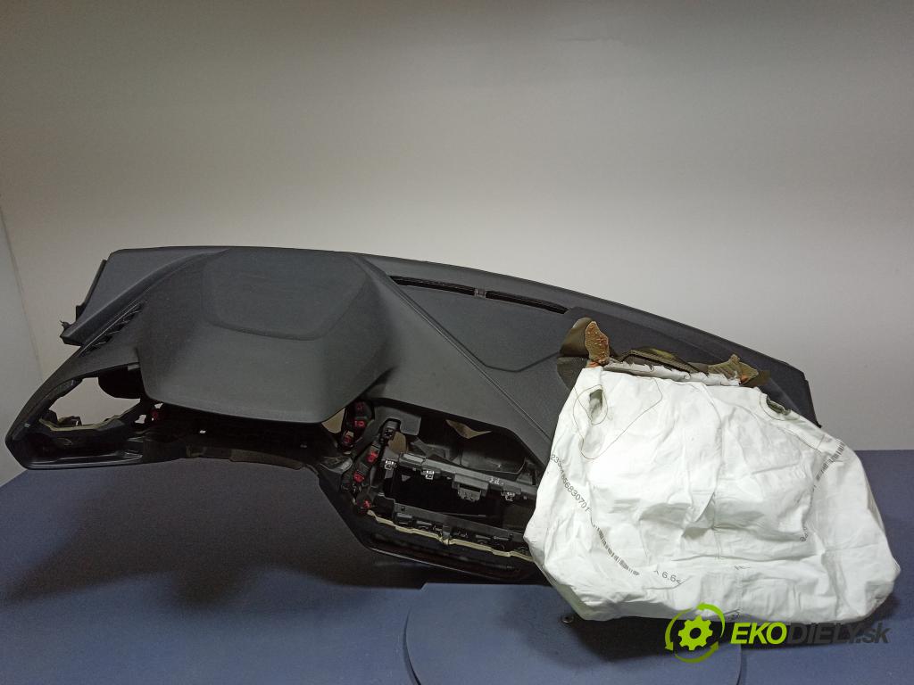 Bmw M1 2022 kokpit,pristrojová doska 6834295