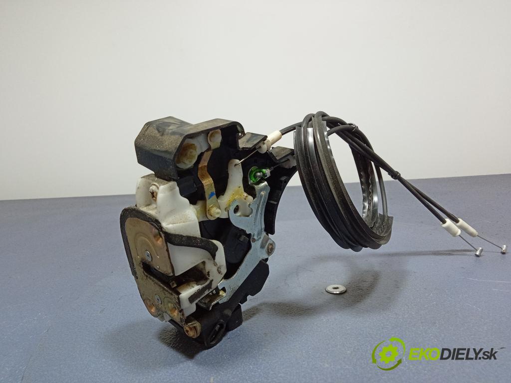 Mitsubishi Colt 2005 zámek dveře před Levý: 01