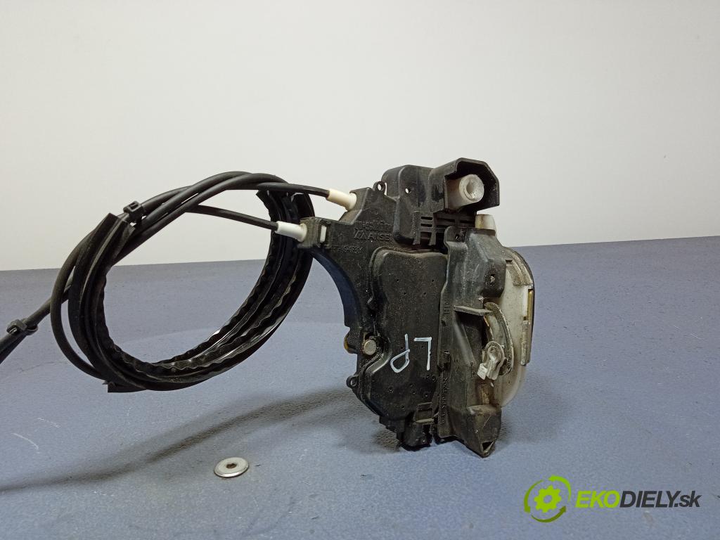 Mitsubishi Colt 2005 zámek dveře před Levý: 01