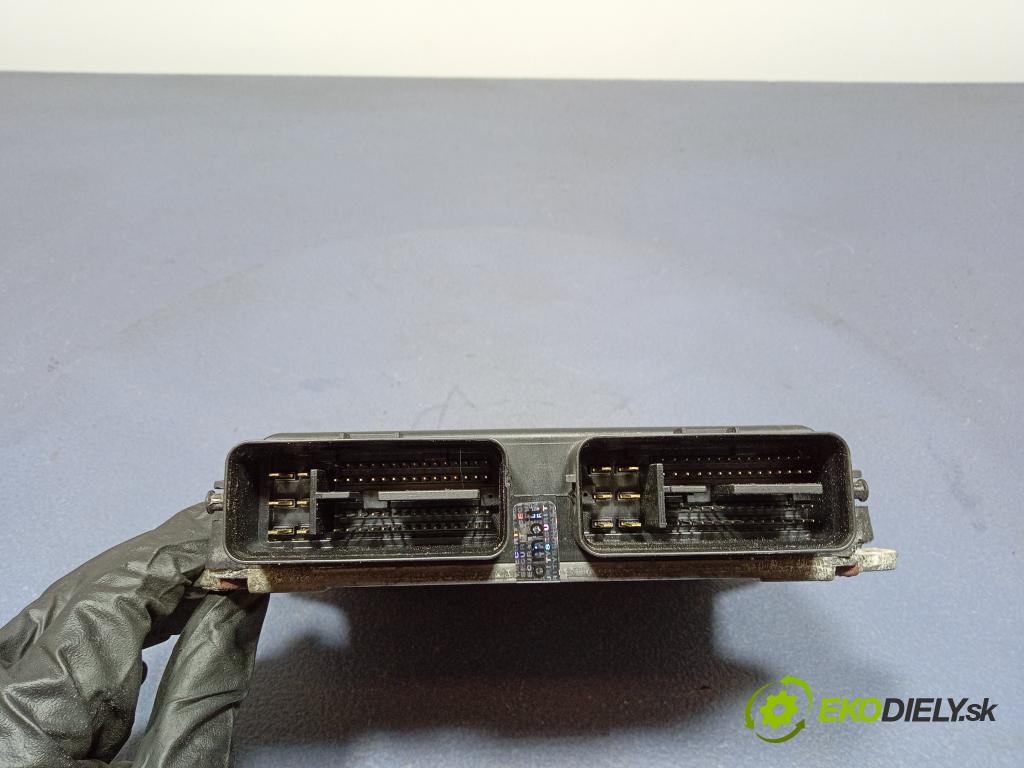 Mitsubishi Colt 2005 riadiaca jednotka Motor: A1351505979