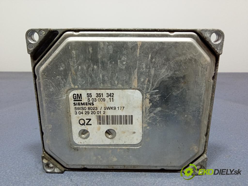 Opel Signum 2003 riadiaca jednotka Motor: 55351342