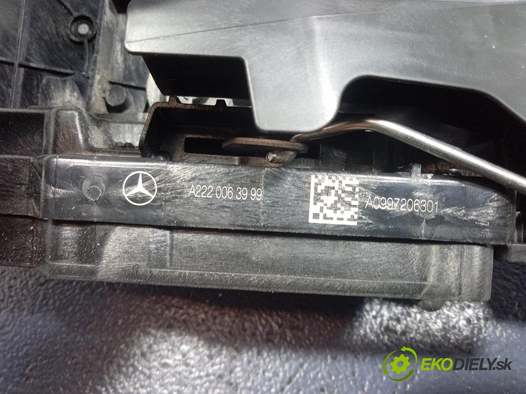 Mercedes GLC-Klasa 2019 zámek dveře před Levý: A2220063999
