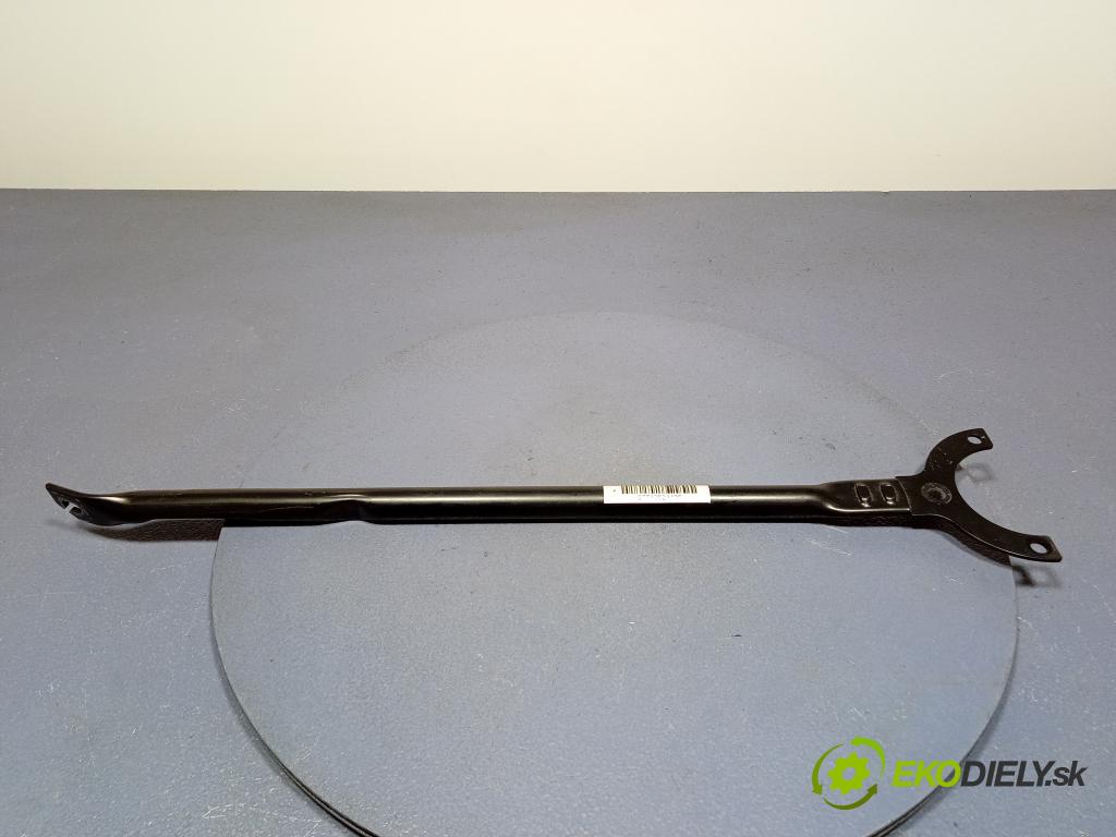 Bmw M1 2022 výztuha Čelní / stěna Přední 7436244