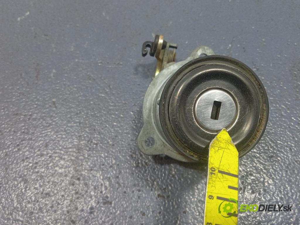 Opel Calibra 1995 zámek Klapky: kufr 90347206