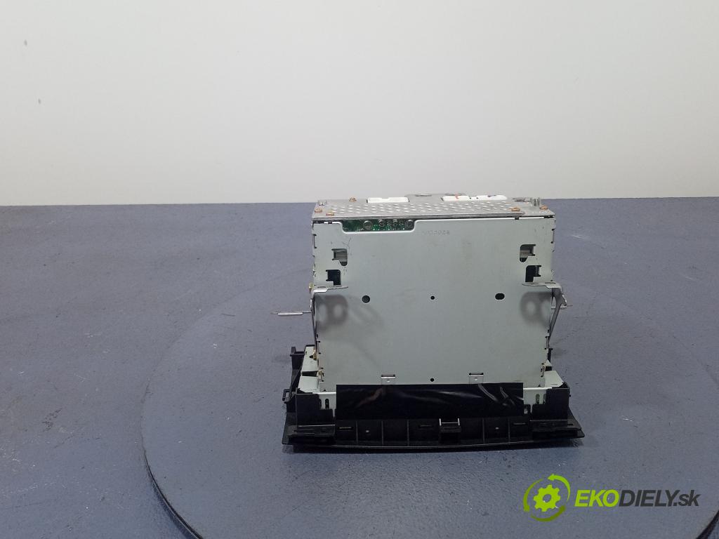 Toyota Corolla verso 2002 Radio I Navigácia: 86120-13060
