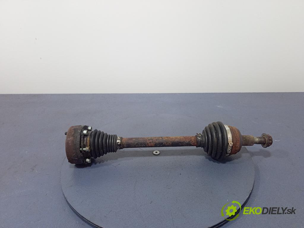 Audi A3 1999 poloos Prava: zad 01