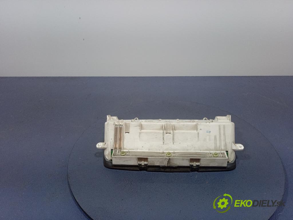 Volkswagen Passat 1996 prístrojovka/ budíky 3A0919861F