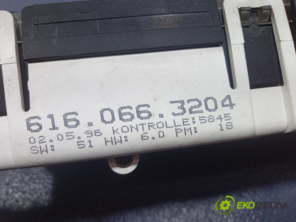 Volkswagen Passat 1996 prístrojovka/ budíky 3A0919861F