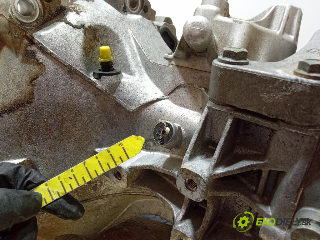 Opel Corsa 1.3 cdti 2008 prevodovka Manualna F17