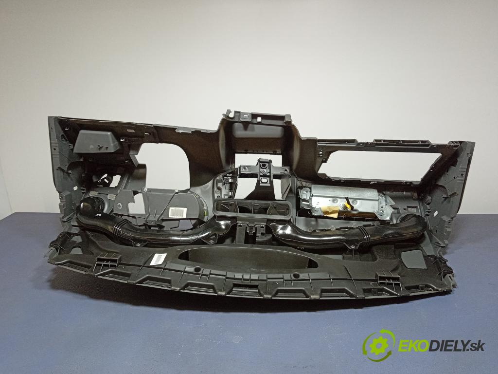 Seat Ibiza 2011 kokpit,pristrojová doska 6J1857003M