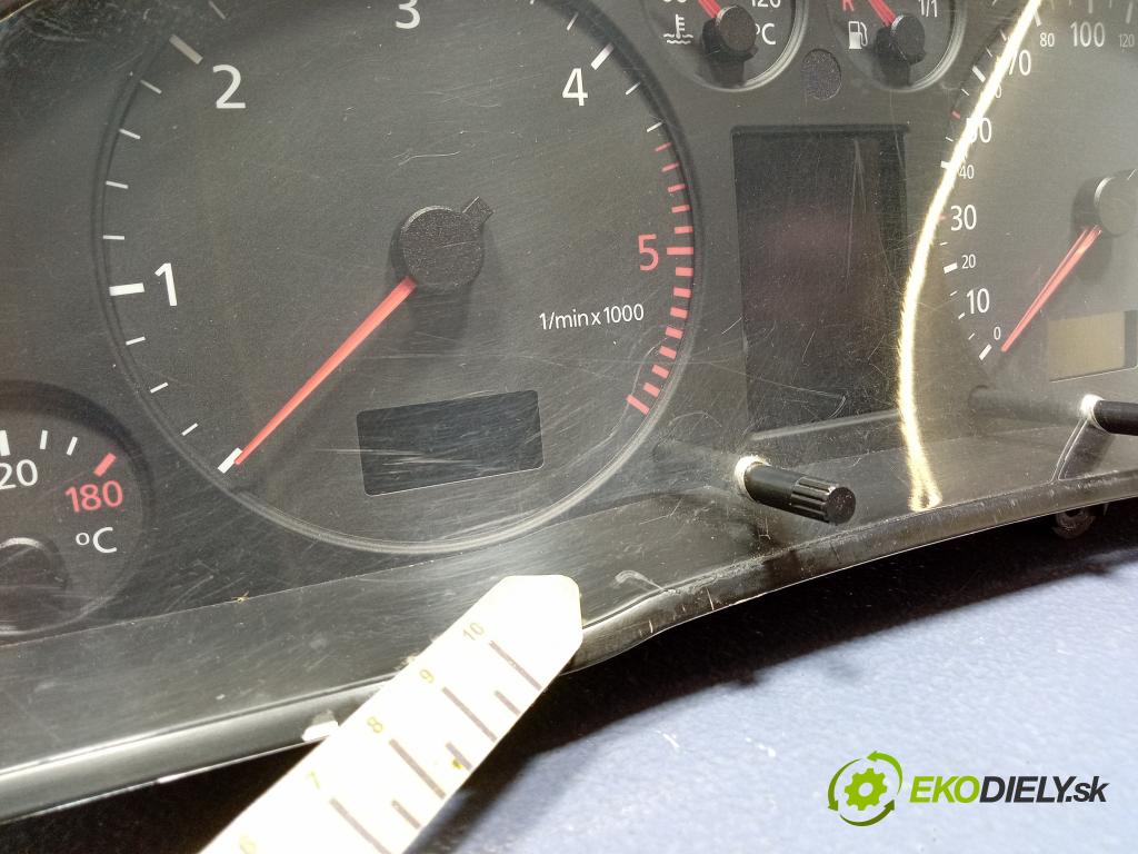 Audi A6 2000 prístrojovka/ budíky 4B0920932K