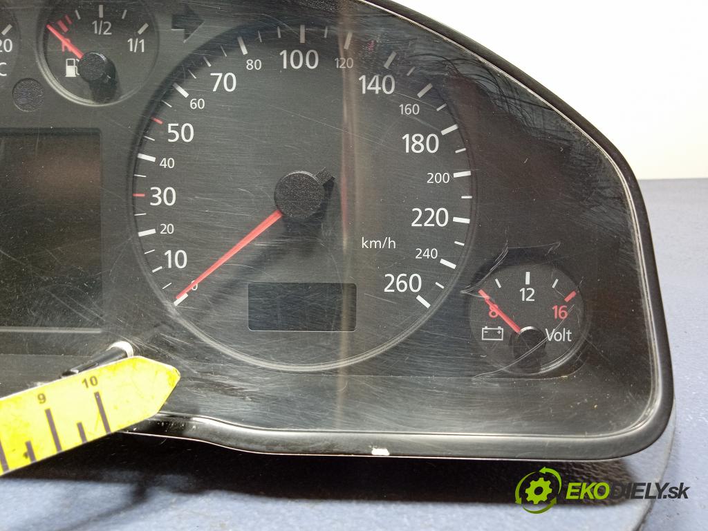 Audi A6 2000 prístrojovka/ budíky 4B0920932K